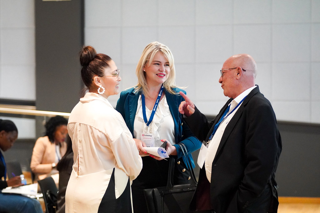 dsc00206_54750553191_l